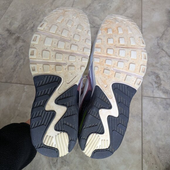 Nike Air Max Excee 'Football Grey Obsidian Volt' (women's 8) - Picture 8 of 9